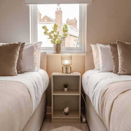 Stylish & Recently Refurbished Chester Apartment - Up To 6 Esterno foto