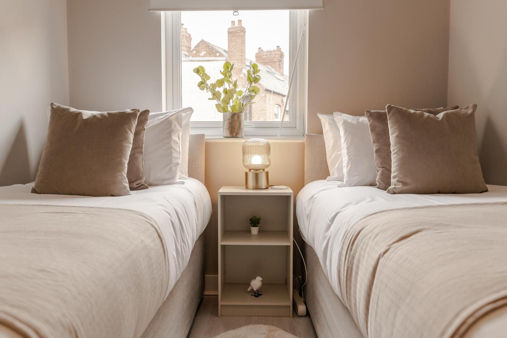 Stylish & Recently Refurbished Chester Apartment - Up To 6 Esterno foto