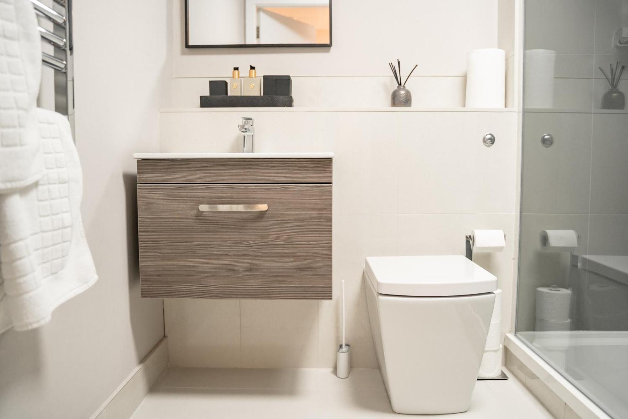 Stylish & Recently Refurbished Chester Apartment - Up To 6 Esterno foto